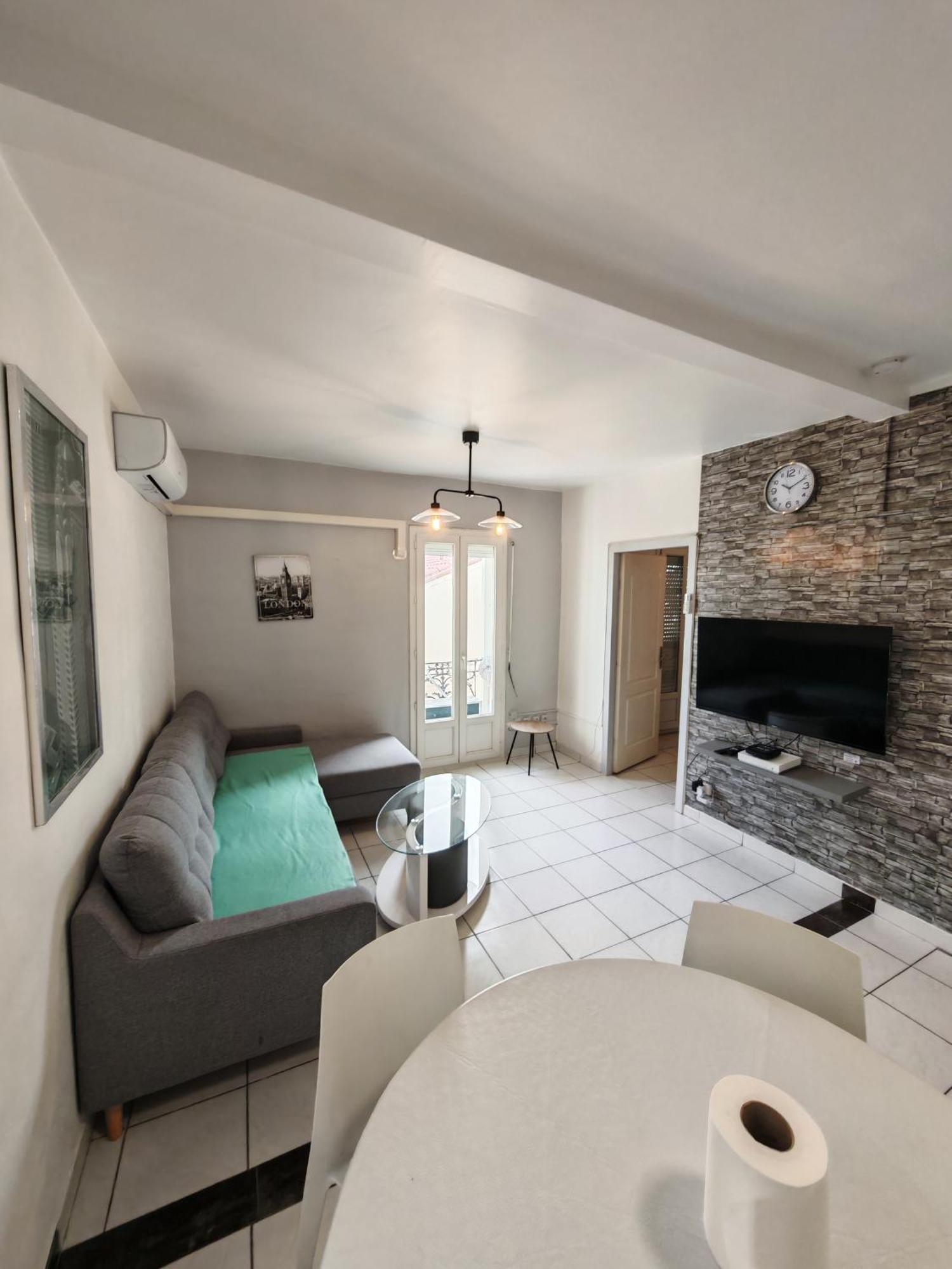 Ferienwohnung F1 200 Metre De La Gare Perpignan Exterior foto